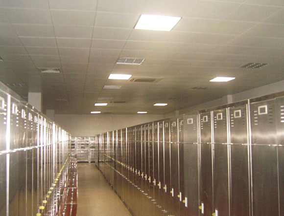 武汉通用导光管采光系统室内效果(车间) 武汉通用导光管采光系统室内效果(车间)