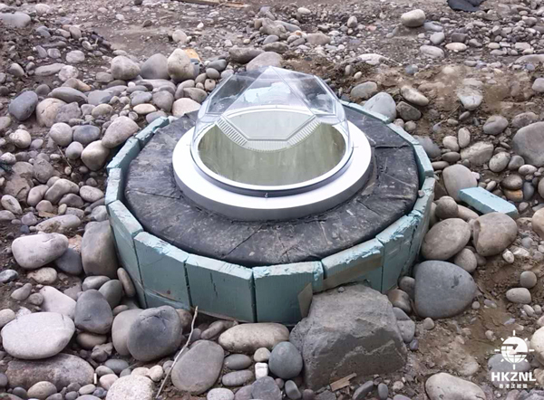 室外钻石形采光器样品安装效果图 室外钻石形采光器样品安装效果图