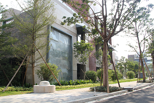 室外采光罩与建筑融为一体 室外采光罩与建筑融为一体